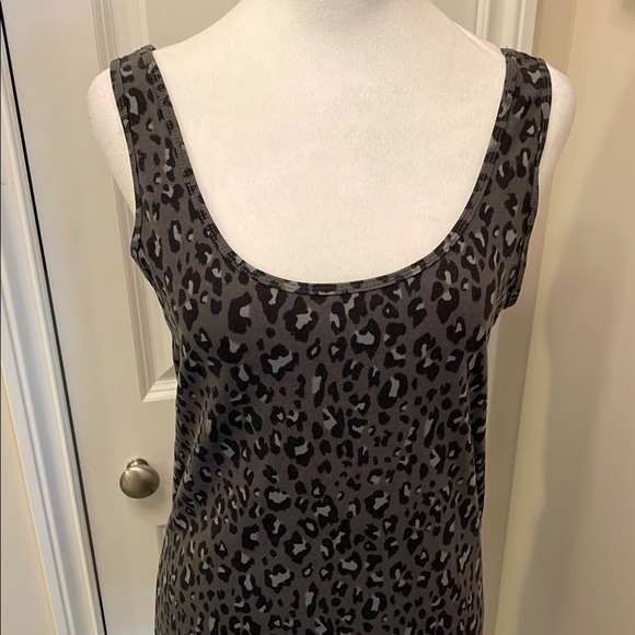 Maurices Black and Gray Leopard Fitted Sleeveless Tank Top EUC Large - Picture 2 of 13
